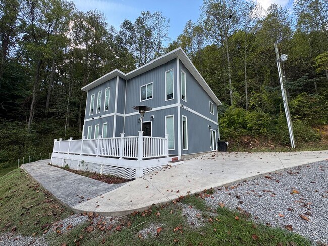 Building Photo - 3402 Birds Creek Rd