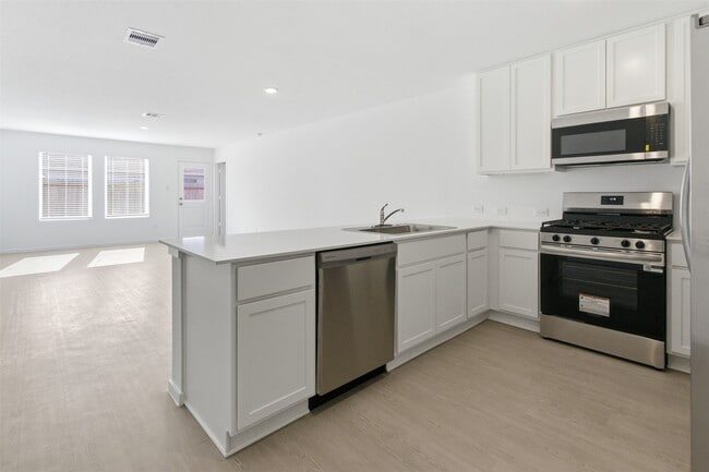 Building Photo - 19747 US-59