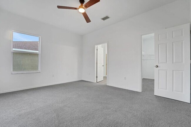 Building Photo - 327 Cloverdale Rd