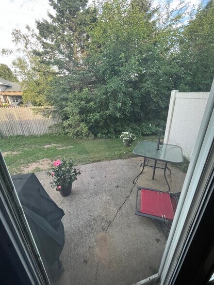 Building Photo - 3564 E Meadows Pl