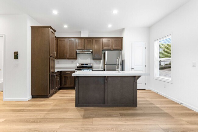 Building Photo - BRAND NEW HOME IN THE PLEASURE POINT AREA OF SANTA CRUZ. $3,750 Per Month