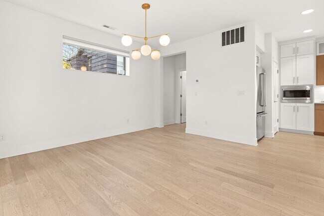 Building Photo - Stunning, Modern 4 bed home with attached ADU in King Neighborhood - AVAILABLE NOW!!