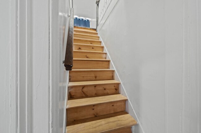 Building Photo - 21 Lord Ave