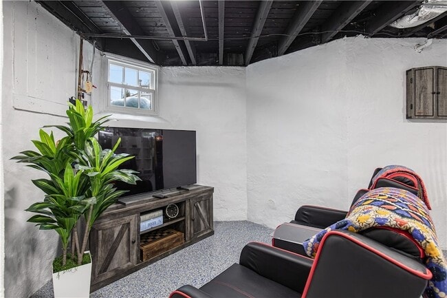 Building Photo - 21 Bedlow Ave