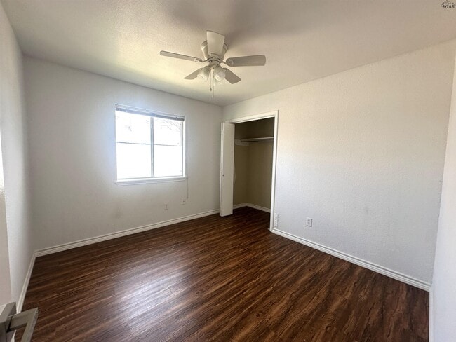 Building Photo - 5004 Bayberry Dr