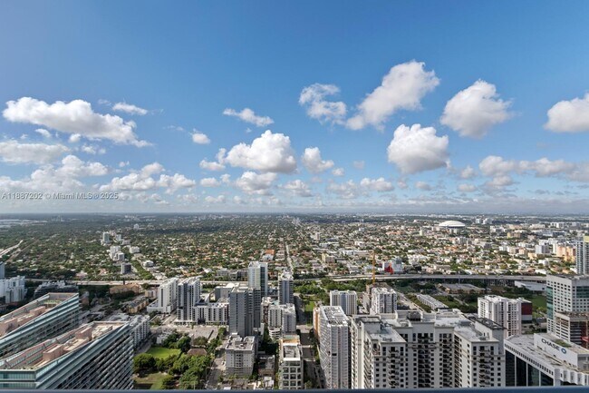 Building Photo - 1000 Brickell Plaza