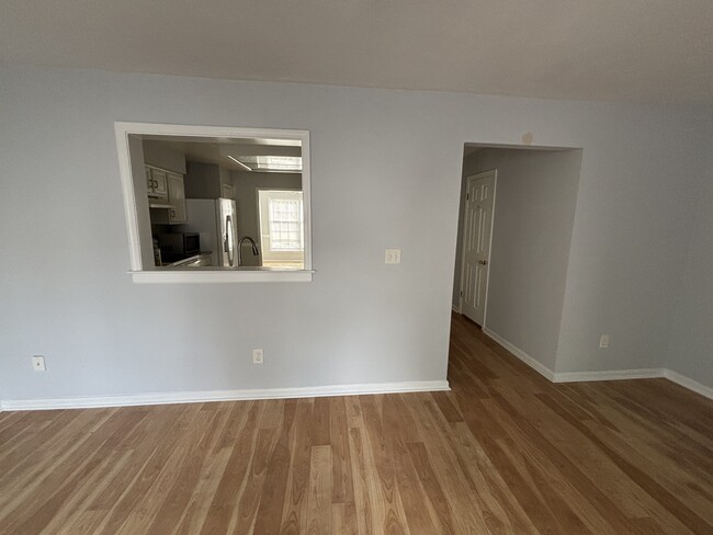 Building Photo - 1526 Brenland Cir