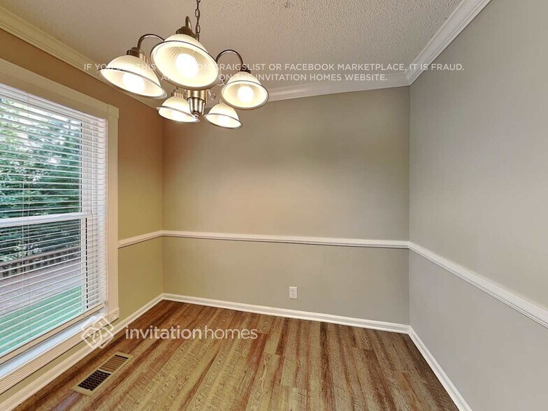 Building Photo - 5789 Chisholm Trail SW