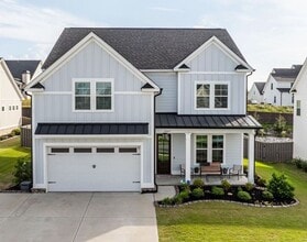 Building Photo - 3067 Rosewood Dr