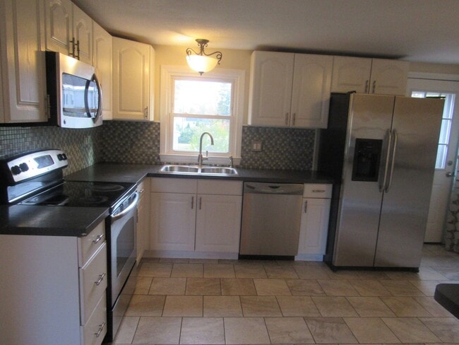 Building Photo - Salem single-family home for rent