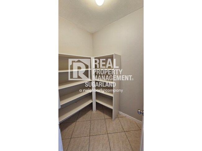 Building Photo - Elegant Living & Modern Comfort in Lexington Creek