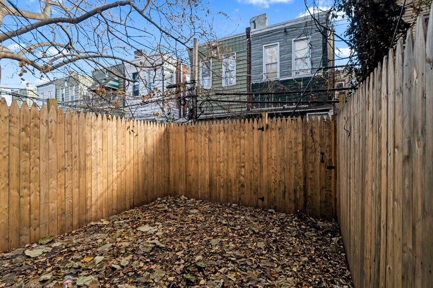 Building Photo - 3727 N 16th St