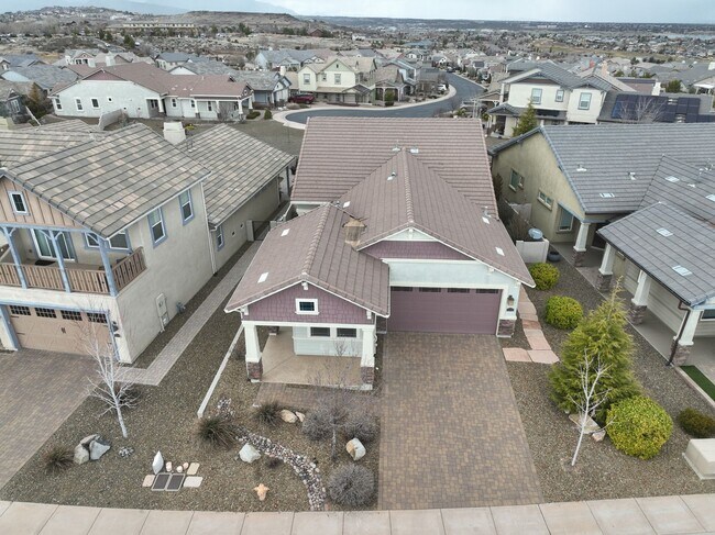 Building Photo - Well Appointed Home for Rent in Astoria!