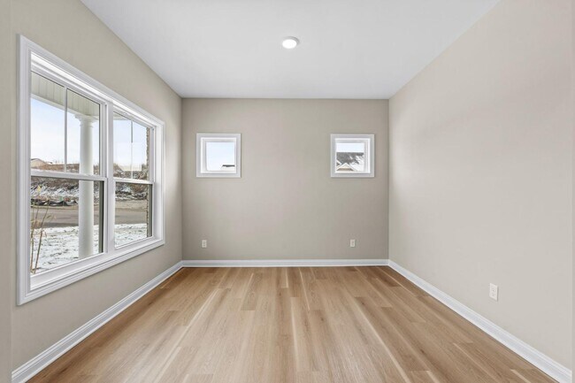 Building Photo - 112 Lambert Fld