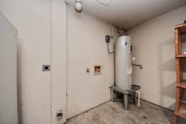 Building Photo - 3211 Carmel Valley Dr
