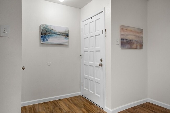 Building Photo - 2808 Escada Dr