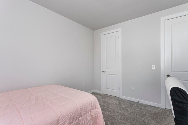 Building Photo - 6533 Lupine Ln