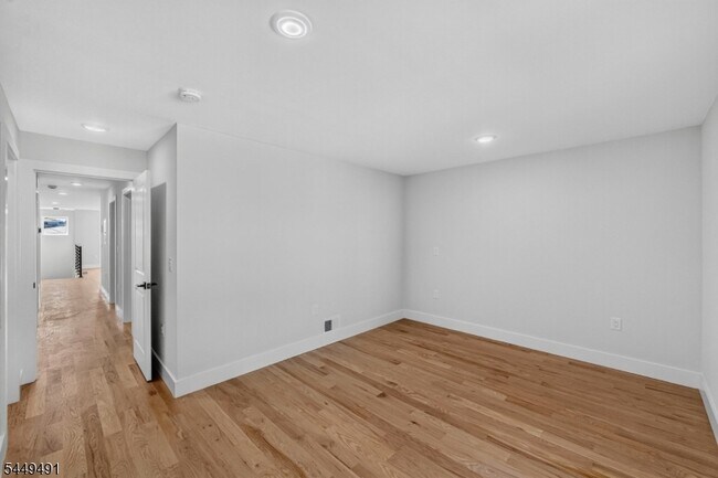 Building Photo - 62 Hillside Ave