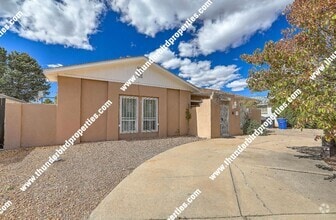 Building Photo - Updated 3 Bedroom, 2 Bathroom, 2 Car Garag...