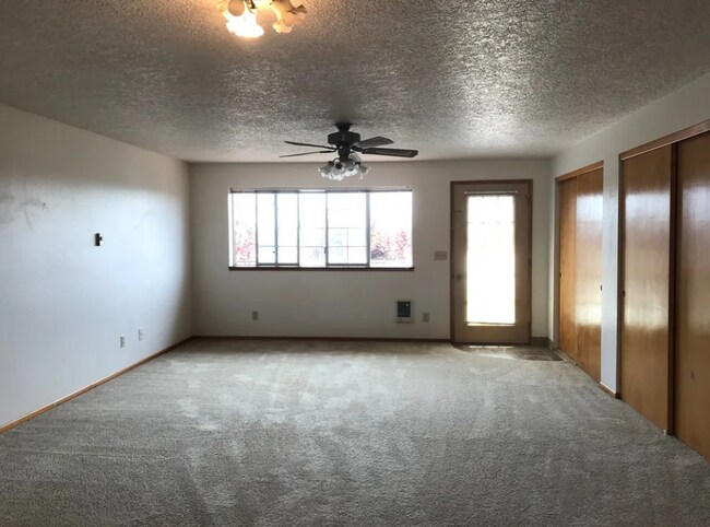 Building Photo - CL2622-2624