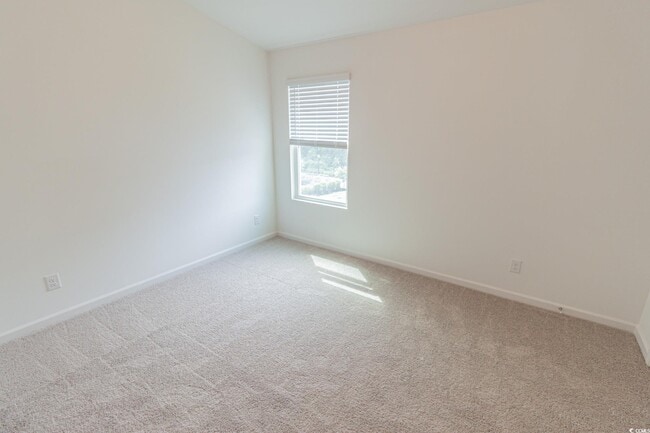 Building Photo - 231 Crescent Wy