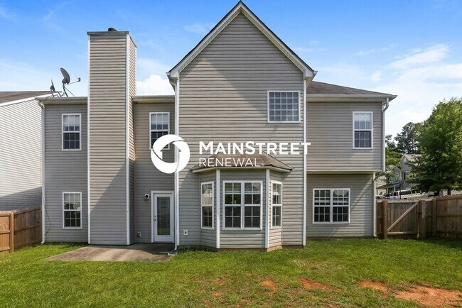 Building Photo - 4 Bedroom Pet-Friendly Home in Charlotte, NC with Main Street Renewal