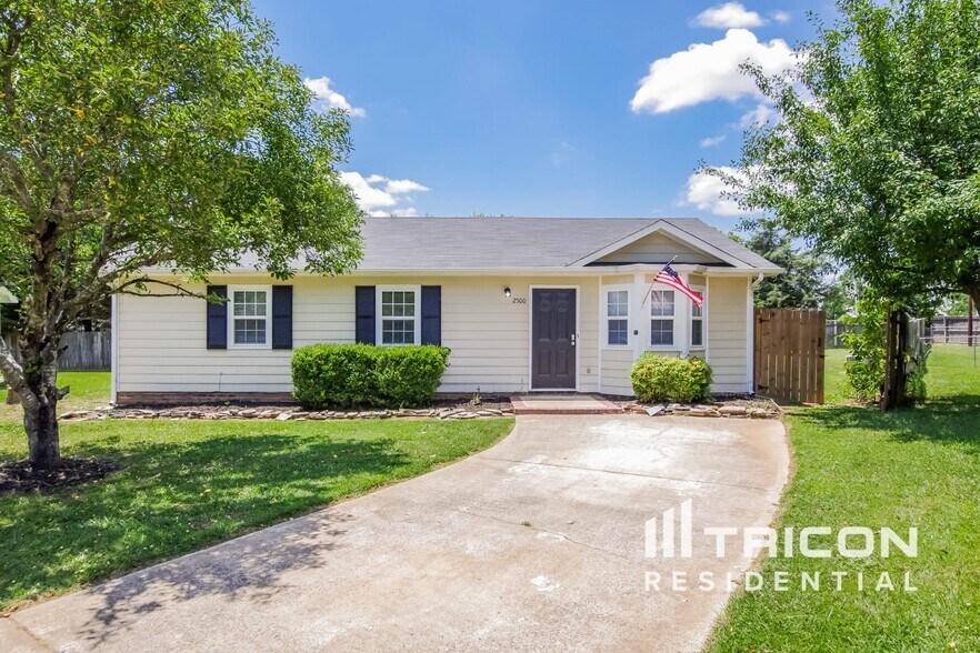 Primary Photo - 2500 Justin Ct