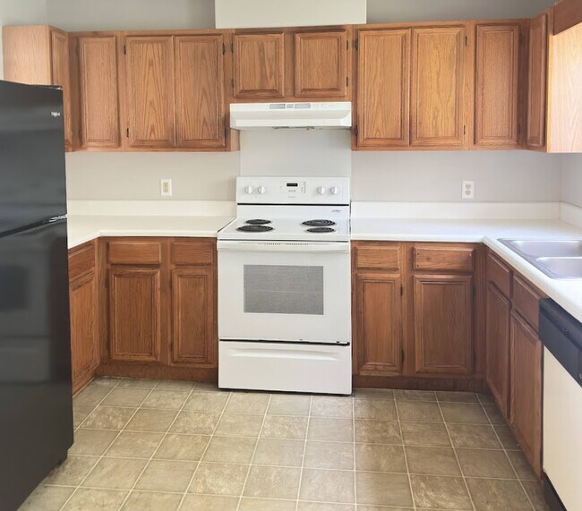 Building Photo - 339 Brookfield Rd