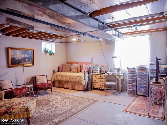 Building Photo - 37440 Curwood Dr