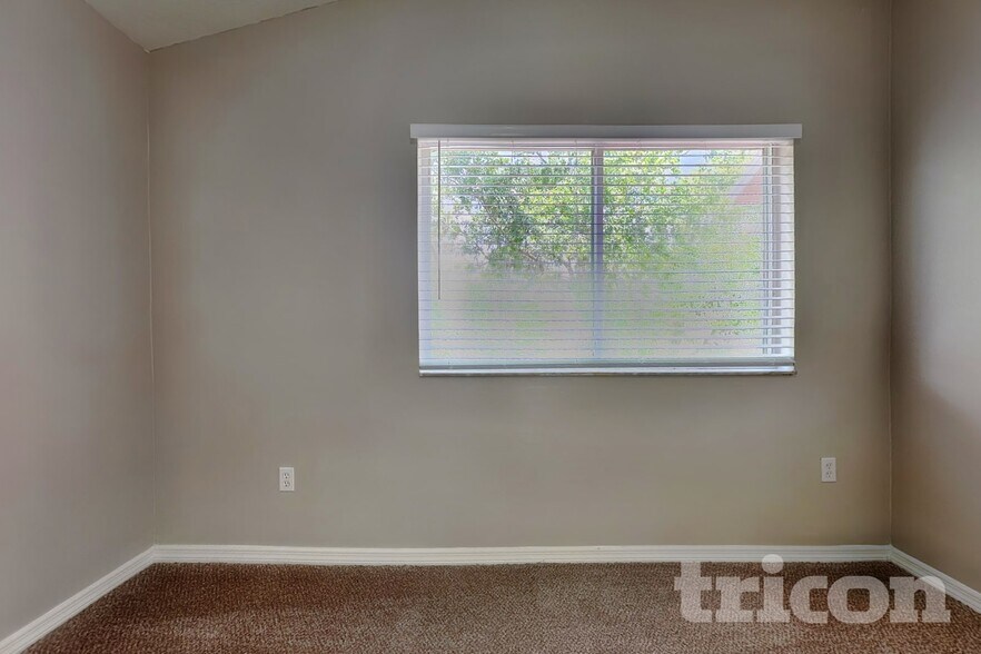 Building Photo - 34953 Meadow Reach Dr