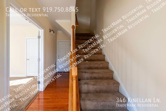 Building Photo - Spacious 4-Bedroom, 2.5-Bathroom Townhouse...