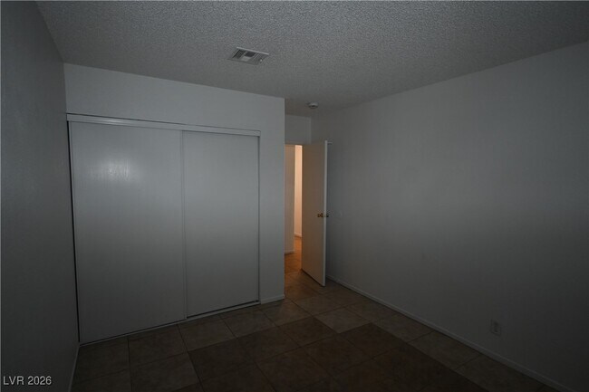 Building Photo - 2334 N Lamb Blvd