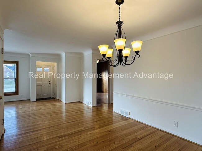 Building Photo - Charming 3-Bedroom Ranch minutes from Woodward Ave, Birmingham, and Berkley!