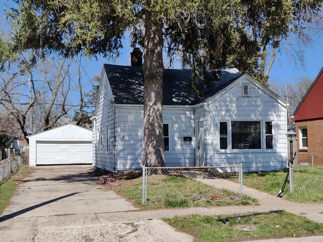 Primary Photo - Fully remodeled 3 br 2 bath , 2 car garage