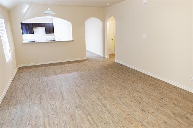 Building Photo - 1607 Dove Cir