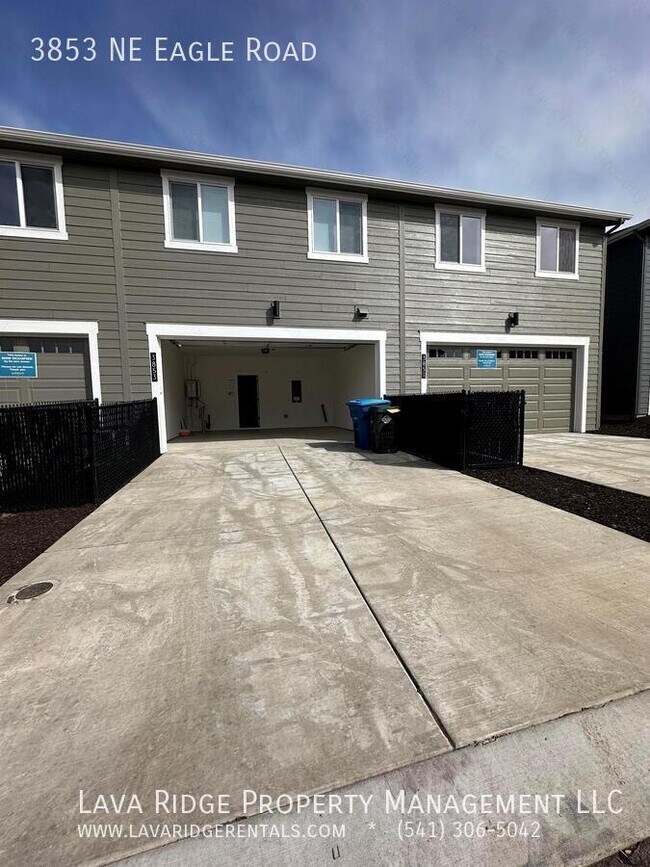 Building Photo - 3853 NE Eagle Rd