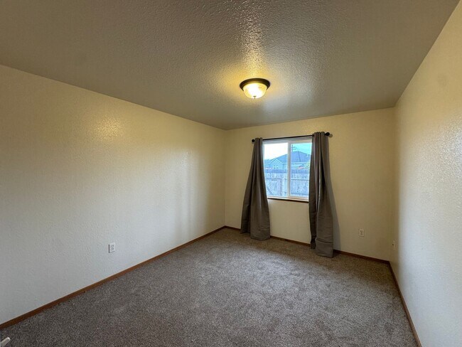 Building Photo - 1023 W Harris St