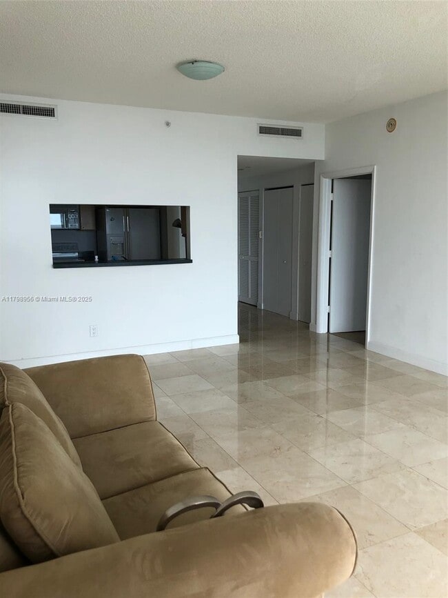 Building Photo - 2475 Brickell Ave