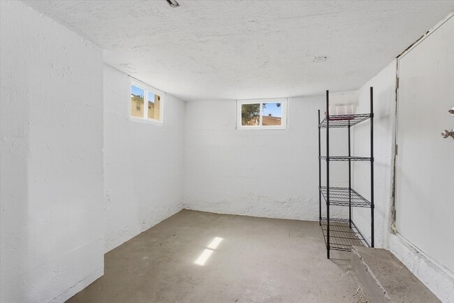 Building Photo - 454 Quarry St