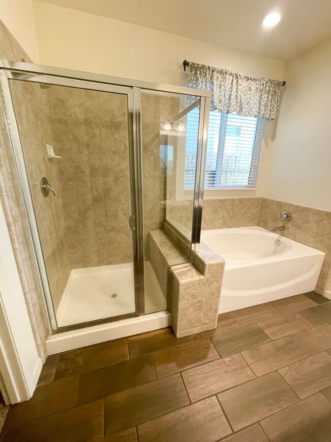 Building Photo - $2,195 Ashlan & Leonard 3 bed Home, Clovis...