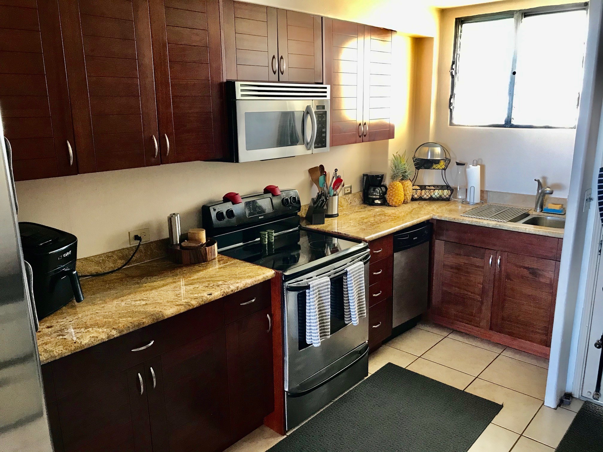 Building Photo - 1684 Ala Moana Blvd