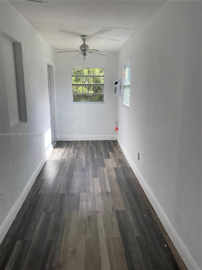 Building Photo - 1742 Ali Baba Ave