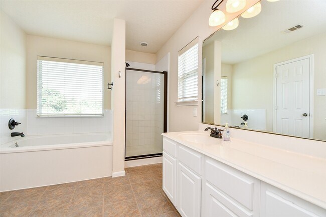 Building Photo - 22238 Orchard Dale Dr