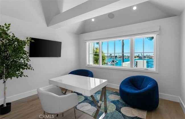 Building Photo - 2401 Bayshore Dr