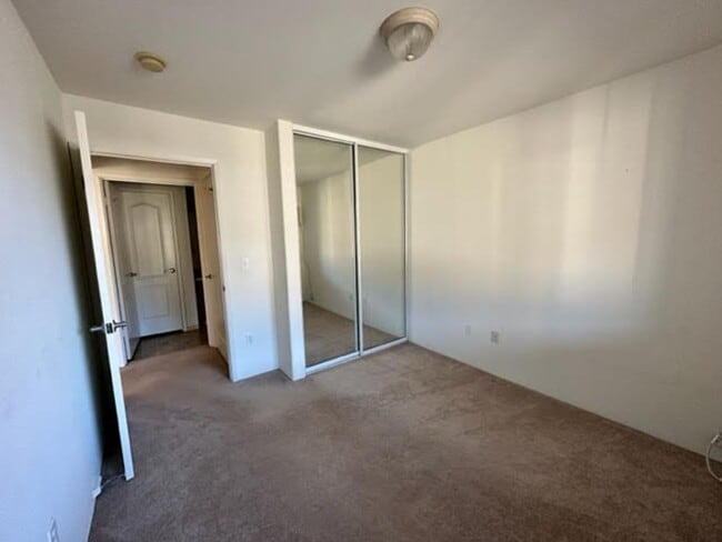 Building Photo - Spacious 2 bedrooms, 2 full baths with enclosed garage