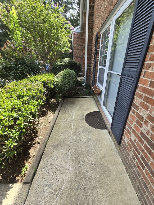 Building Photo - 118 Chaucer Ct