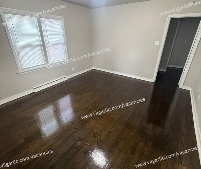 Building Photo - Newly Renovated 2-Bedroom • 1-Bathroom Home