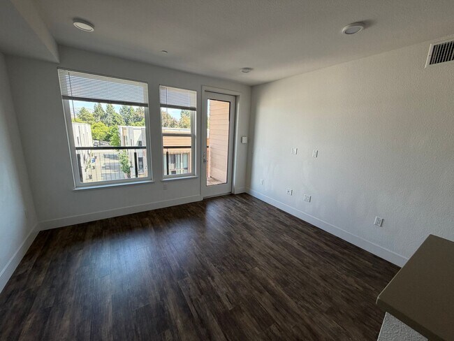 Building Photo - $2,695 / 1 BR - STYLISH & CONVENIENT HOME IN THE HEART OF FREMONT!