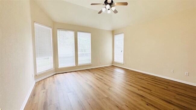 Building Photo - 3218 Oak Cliff Ln