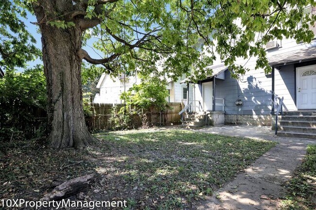 Building Photo - 498 N Champion Ave